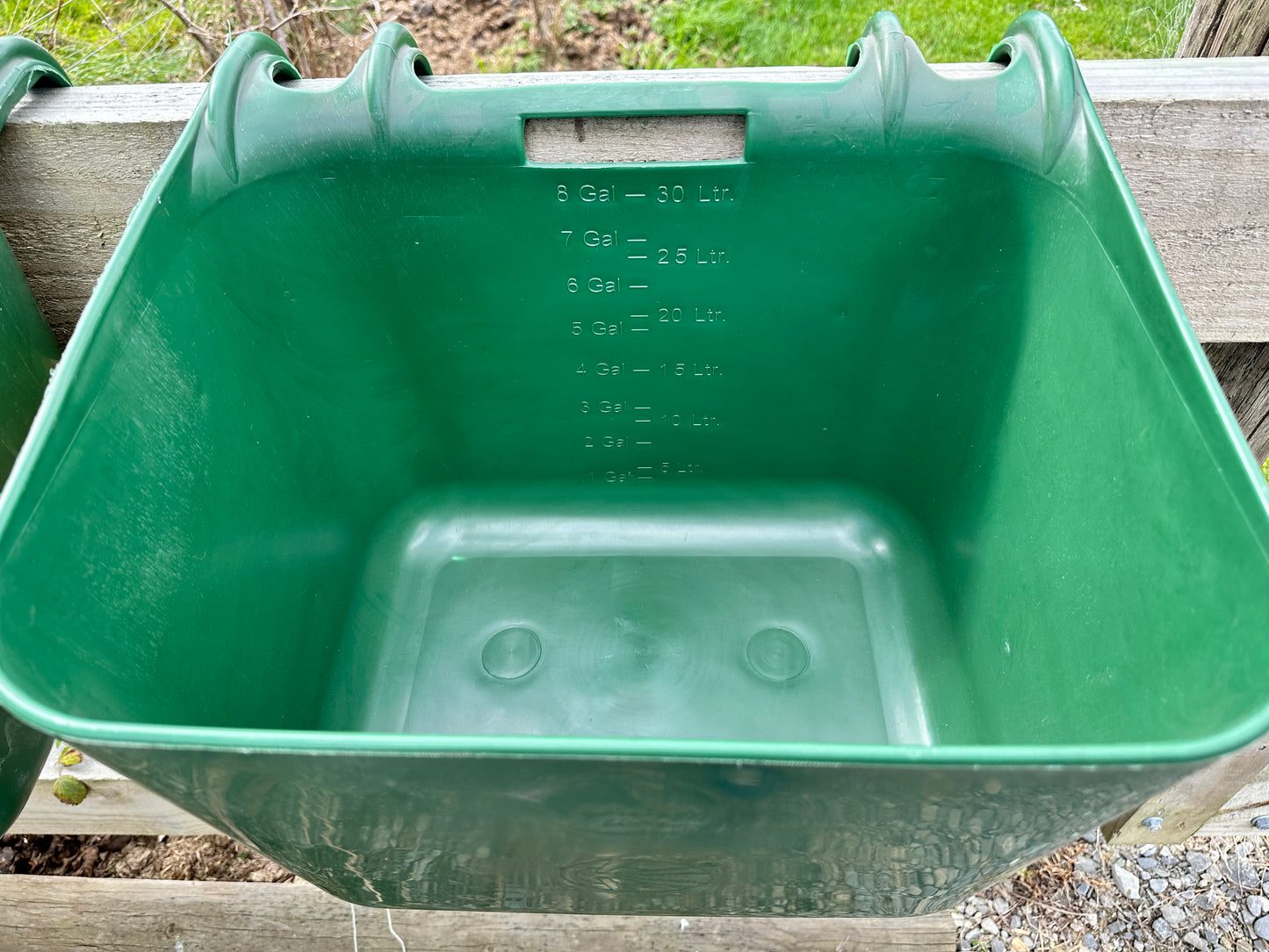 Feed Bucket Rail Hanging 30-litre